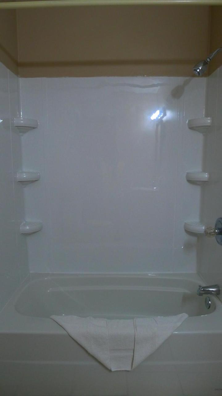 Relax Inn Watertown Γουοτερτάουν Εξωτερικό φωτογραφία