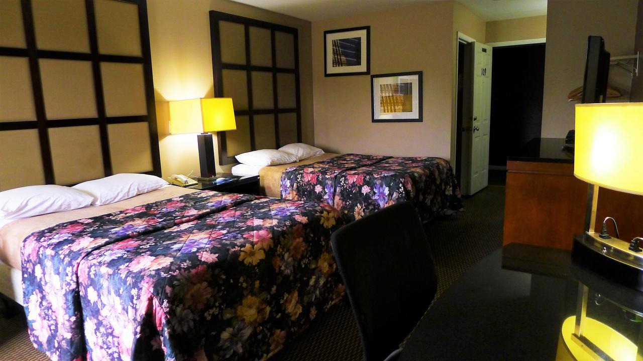 Relax Inn Watertown Γουοτερτάουν Εξωτερικό φωτογραφία