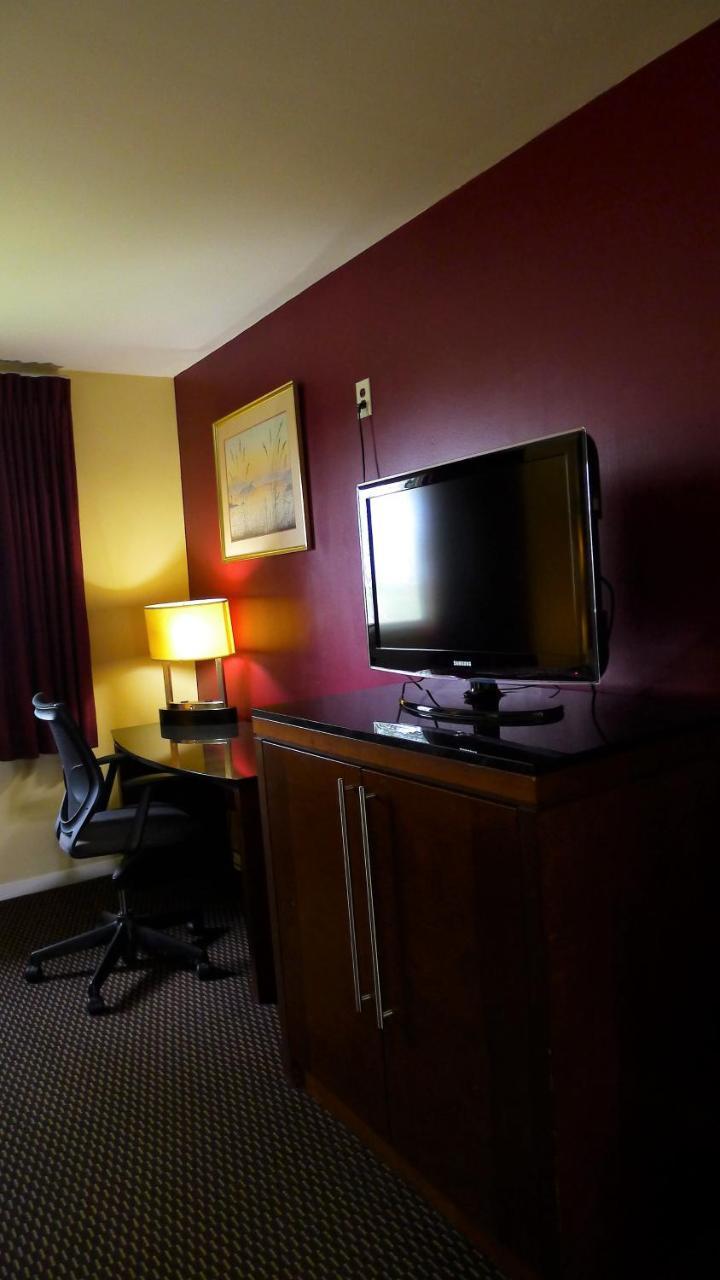 Relax Inn Watertown Γουοτερτάουν Εξωτερικό φωτογραφία